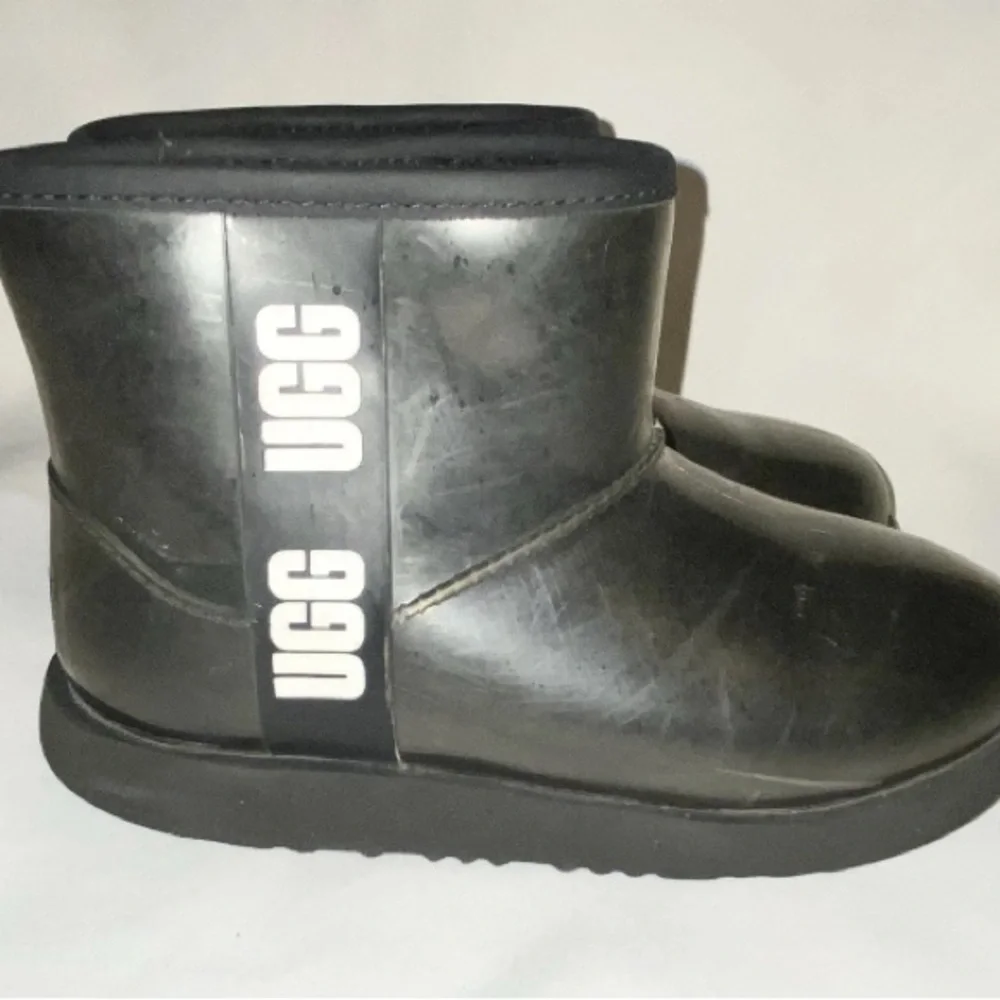 UGG Classic Clear Mini Ankle‎ Winter Boots Womens Size 2 Black